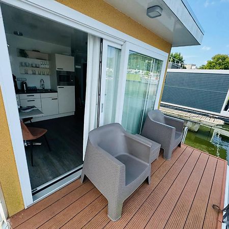 " Mustique" Cozy & Romantic Houseboat In Maastricht Exterior photo
