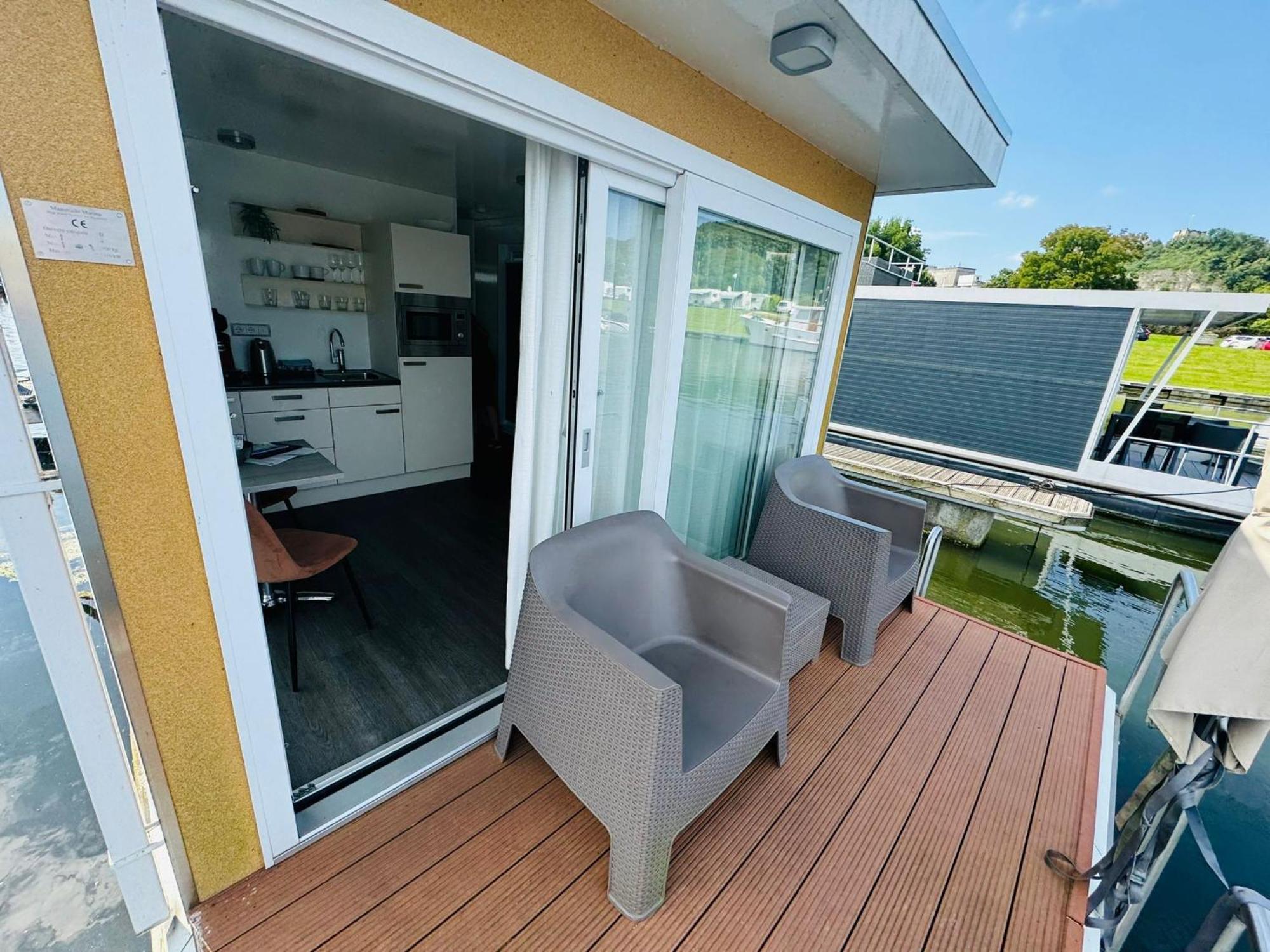 " Mustique" Cozy & Romantic Houseboat In Maastricht Exterior photo